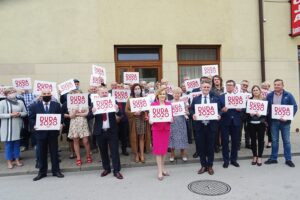 14.06.2020. Włoszczowa. Akcja „Łączy nas Polska”. / Ewa Pociejowska-Gawęda / Radio Kielce