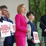 14.06.2020. Jędrzejów. Akcja "Łączy nas Polska". Na zdjęciu (od lewej): Na zdjęciu (od lewej): Krzysztof Słoń - senator PiS, Marcin Piszczek - burmistrz Jędrzejowa, Anna Krupka - wiceminister sportu, Krzysztof Słoń - senator PiS, Dominik Łukasik - wójt gminy Wodzisław    / Ewa Pociejowska-Gawęda / Radio Kielce