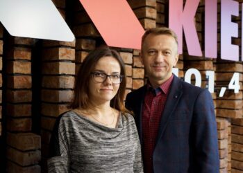 01.06.2020. Kielce. Na zdjęciu: Sylwia Kożuch - Zakład Ubezpieczeń Społecznych w Kielcach i Paweł Szkalej - rzecznik Zakładu Ubezpieczeń Społecznych w Kielcach / Piotr Kwaśniewski / Radio Kielce