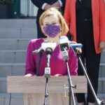 01.06.2020. Kielce. Podpisanie umowy na modernizację oczyszczalni ścieków w Piekoszowie. Na zdjęciu: Anna Krupka - wiceminister sportu / Piotr Kwaśniewski / Radio Kielce