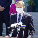 01.06.2020. Kielce. Podpisanie umowy na modernizację oczyszczalni ścieków w Piekoszowie. Na zdjęciu: Zbigniew Piątek - wójt Piekoszowa / Piotr Kwaśniewski / Radio Kielce