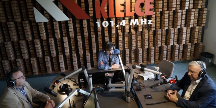 01.06.2020 Kielce. Punkty Widzenia. Na zdjęciu (od lewej): poseł Andrzej Szejna - Nowa Lewica, Michał Kita - Radio Kielce i poseł Krzysztof Lipiec - Prawo i Sprawiedliwość / Karol Żak / Radio Kielce