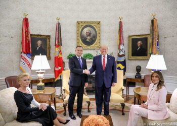 Pary Prezydenckie Polski i Stanów Zjednoczonych podczas spotkania w Gabinecie Owalnym w Białym Domu / www.prezydent.pl