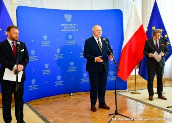 08.06.2020 Warszawa. Konferencja ws. sytuacji epidemicznej na Śląsku. Na zdjęciu (od lewej): Łukasz Szumowski - minister zdrowia, Jacek Sasin - minister aktywów państwowych i Jarosław Pinkas - szef GIS / Ministerstwo Aktywów Państwowych