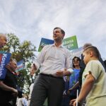 26.06.2020 Końskie. Wizyta Władysława Kosiniaka-Kamysza. Na zdjęciu Władysław Kosiniak-Kamysz (w środku) i Adam Jarubas - europoseł PSL (z prawej) / Jarosław Kubalski / Radio Kielce