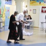 28.06.2020 Kielce. Wybory prezydenckie. Obwodowa komisja wyborcza nr 60 / Jarosław Kubalski / Radio Kielce