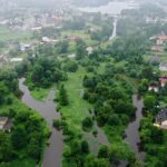 24.06.2020. Wąchock. Rzeka Kamienna przekroczyła stan alarmowy / Jarosław Kubalski / Radio Kielce