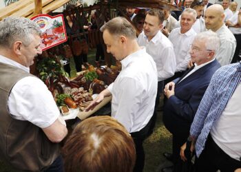 19.06.2020. Pińczów. Wizyta Prezydenta RP Andrzeja Dudy / Jarosław Kubalski / Radio Kielce