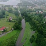 24.06.2020. Wąchock. Rzeka Kamienna przekroczyła stan alarmowy / Jarosław Kubalski / Radio Kielce