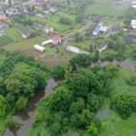 24.06.2020. Wąchock. Rzeka Kamienna przekroczyła stan alarmowy / Jarosław Kubalski / Radio Kielce