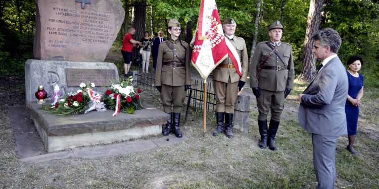 Miedziana Góra. Widowisko historyczne upamiętniające wydarzenia z 5 czerwca 1944 roku / Jarosław Kubalski / Radio Kielce