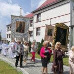 11.06.2020. Kazimierza Wielka. Procesja eucharystyczna w Rzymskokatolickiej Parafii pw. Podwyższenia Krzyża Świętego / Marta Gajda / Radio Kielce