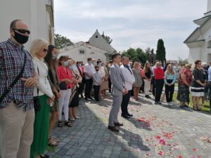 11.06.2020. Kazimierza Wielka. Procesja eucharystyczna w Rzymskokatolickiej Parafii pw. Podwyższenia Krzyża Świętego / Marta Gajda / Radio Kielce