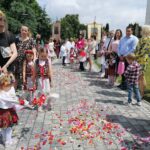 11.06.2020. Kazimierza Wielka. Procesja eucharystyczna w Rzymskokatolickiej Parafii pw. Podwyższenia Krzyża Świętego / Marta Gajda / Radio Kielce