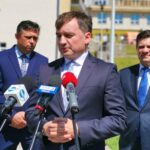 administracyjno-organizacyjnych Wojewódzkiego Szpitala Specjalistycznego w Czerwonej Górze, poseł Mariusz Gosek, Tomasz Jamka - członek zarządu województwa, Zbigniew Ziobro - minister sprawiedliwości, senator Jacek Włosowicz / Piotr Kwaśniewski / Radio Kielce