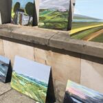 06.06.2020. Sandomierz. Wystawa plenerowa prac malarskich na dziedzińcu Zamku Królewskiego / Picasa / Radio Kielce