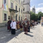 11.06.2020. Sandomierz. Uroczystość Bożego Ciała. Procesja przez rynek starego miasta oraz ulicą Mariacką / Grażyna-Szlęzak-Wójcik / Radio Kielce