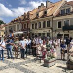 11.06.2020. Sandomierz. Uroczystość Bożego Ciała. Procesja przez rynek starego miasta oraz ulicą Mariacką / Grażyna-Szlęzak-Wójcik / Radio Kielce