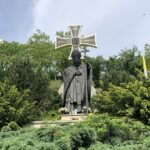 12.06.2002. Sandomierz. Pomnik papieża Jana Pawła II / Grażyna-Szlęzak-Wójcik / Radio Kielce