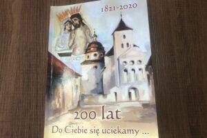 15.06.2020. Sulisławice. „200 lat do Ciebie się uciekamy” - nowa publikacja o Sanktuarium Maryjnym w Sulisławicach / Grażyna Szlęzak-Wójcik / Radio Kielce