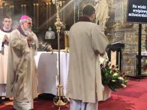 19.06.2020. Sandomierz. Bazylika katedralna. Święcenia kapłańskie. Na zdjęciu: Krzysztof Nitkiewicz - biskup ordynariusz diecezji sandomierskiej / Grażyna-Szlęzak-Wójcik / Radio Kielce