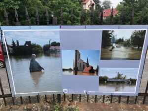 22.06.2020 Sandomierz. Wystawa „Wisła w Sandomierzu - 10 lat po powodzi” / Grażyna Szlęzak-Wójcik / Radio Kielce