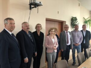 Wiceminister Anna Krupka w Urzędzie Gminy w Łubnicach / Grażyna Szlęzak-Wójcik / Radio Kielce