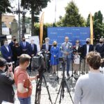 15.06.2020. Wąchock. Konferencja wiceministra infrastruktury / Jarosław Kubalski / Radio Kielce