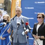 15.06.2020. Wąchock. Konferencja wiceministra infrastruktury. Na zdjęciu (od lewej):  Krzysztof Słoń - senator PiS, Anna Krupka - wiceminister sportu, Rafał Weber - wiceminister infrastruktury i Agata Wojtyszek - poseł PiS / Jarosław Kubalski / Radio Kielce