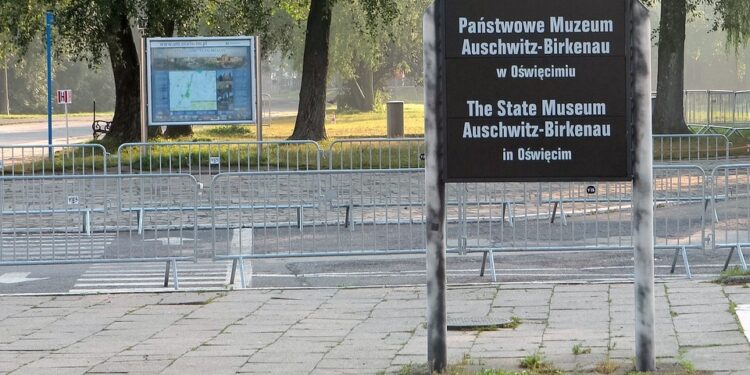 29.07.2016. Muzeum Auschwitz przed przyjazdem papieża / Włodzimierz Batóg / Radio Kielce