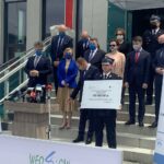 08.06.2020. Kielce. Przekazanie promes Ochotniczym Strażom Pożarnym dla zakup nowych wozów. Na zdjęciu (od lewej): Krzysztof Słoń - senator PiS, Grzegorz Socha - wiceprezes WFOŚiGW w Kielcach, Anna Krupka - wiceminister sportu; poseł PiS, Marek Gosek - poseł Solidarnej Polski, Andrzej Kryj - poseł PiS, Ryszard Gliwiński - prezes WFOŚiGW w Kielcach, Maria Zuba - doradca wojewody świętokrzyskiego, Agata Wojtyszek - poseł PiS, Piotr Biegański - prezes OSP Niewachlów, Bartłomiej Dorywalski - poseł PiS, Krzysztof Ciosek - komendant wojewódzki Państwowej Straży Pożarnej, Rafał Nowak - wicewojewoda świętokrzyski / Monika Miller / Radio Kielce