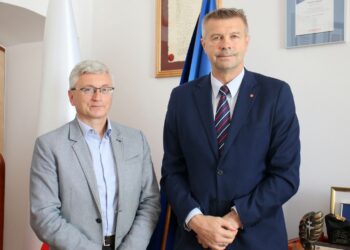 01.06.2020. Kielce. Na zdjęciu (od lewej): Jerzy Pióro - pełnomocnik prezydenta Kielc do spraw osób niepełnosprawnych i Bogdan Wenta - prezydent Kielc / Urząd Miasta Kielce