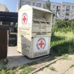 26.05.2020. Kielce. Ul. Jaworskiego. Pojemnik PCK na używaną odzież / Jarosław Kubalski / Radio Kielce