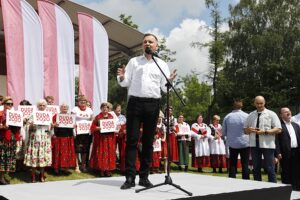 19.06.2020. Jędrzejów. Wizyta prezydenta RP Andrzeja Dudy / Jarosław Kubalski / Radio Kielce