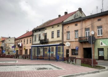 20.03.2016 Działoszyce. Widok na miasto. Kamienice. / Jarosław Kubalski / Radio Kielce