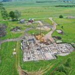 08.06.2020 Umianowice. Stacyjka kolejki wąskotorowej. Budowa Ośrodka Edukacji Przyrodniczej na Ponidziu / Jarosław Kubalski / Radio Kielce