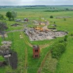08.06.2020 Umianowice. Stacyjka kolejki wąskotorowej. Budowa Ośrodka Edukacji Przyrodniczej na Ponidziu / Jarosław Kubalski / Radio Kielce