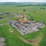 08.06.2020 Umianowice. Stacyjka kolejki wąskotorowej. Budowa Ośrodka Edukacji Przyrodniczej na Ponidziu / Jarosław Kubalski / Radio Kielce