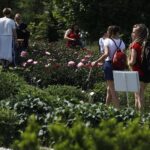 11.06.2020 Kielce. Ogród botaniczny. Spacer / Jarosław Kubalski / Radio Kielce