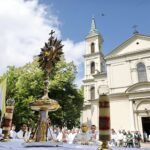 11.06.2020 Kielce. Boże Ciało. Msza i procesja wokół kościoła św. Wojciecha / Jarosław Kubalski / Radio Kielce