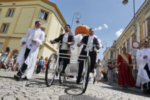 13.06.2020 Kielce. Kopciuszek - korowód Kieleckiego Teatru Tańca / Jarosław Kubalski / Radio Kielce