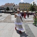 13.06.2020 Kielce. Kopciuszek - korowód Kieleckiego Teatru Tańca / Jarosław Kubalski / Radio Kielce