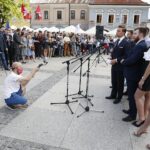 15.06.2020. Kielce. Kandydat na prezydenta RP Krzysztof Bosak spotkał się z wyborcami / Jarosław Kubalski / Radio Kielce