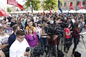 15.06.2020. Kielce. Kandydat na prezydenta RP Krzysztof Bosak spotkał się z wyborcami / Jarosław Kubalski / Radio Kielce