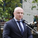 15.06.2020 Kielce. Uroczystości pod pomnikiem upamiętniającym udany zamach na szefa konfidentów Gestapo - Franza Wittka. Wicewojewoda Rafał Nowak / Jarosław Kubalski / Radio Kielce