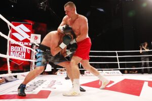 26.06.2020. Kielce. II gala Suzuki Boxing Night. Walka wieczoru. Mateusz Masternak (w czerwonych spodenkach) - Sierhy Radczenko / Jarosław Kubalski / Radio Kielce