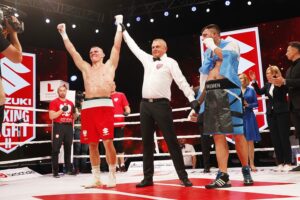 26.06.2020. Kielce. II gala Suzuki Boxing Night. Walka wieczoru. Mateusz Masternak (w czerwonych spodenkach) - Sierhy Radczenko / Jarosław Kubalski / Radio Kielce