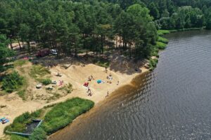 27.06.2020 Cedzyna. Zalew. Rekreacja / Jarosław Kubalski / Radio Kielce