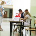 28.06.2020 Kielce. Wybory prezydenckie. Obwodowa komisja wyborcza nr 6 i 40 / Jarosław Kubalski / Radio Kielce