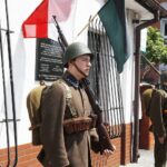 12.06.2020 Kiece. Zapalenie zniczy w miejscu pierwszych koszar 2. Pułku Artylerii Lekkiej Legionów / Jarosław Kubalski / Radio Kielce